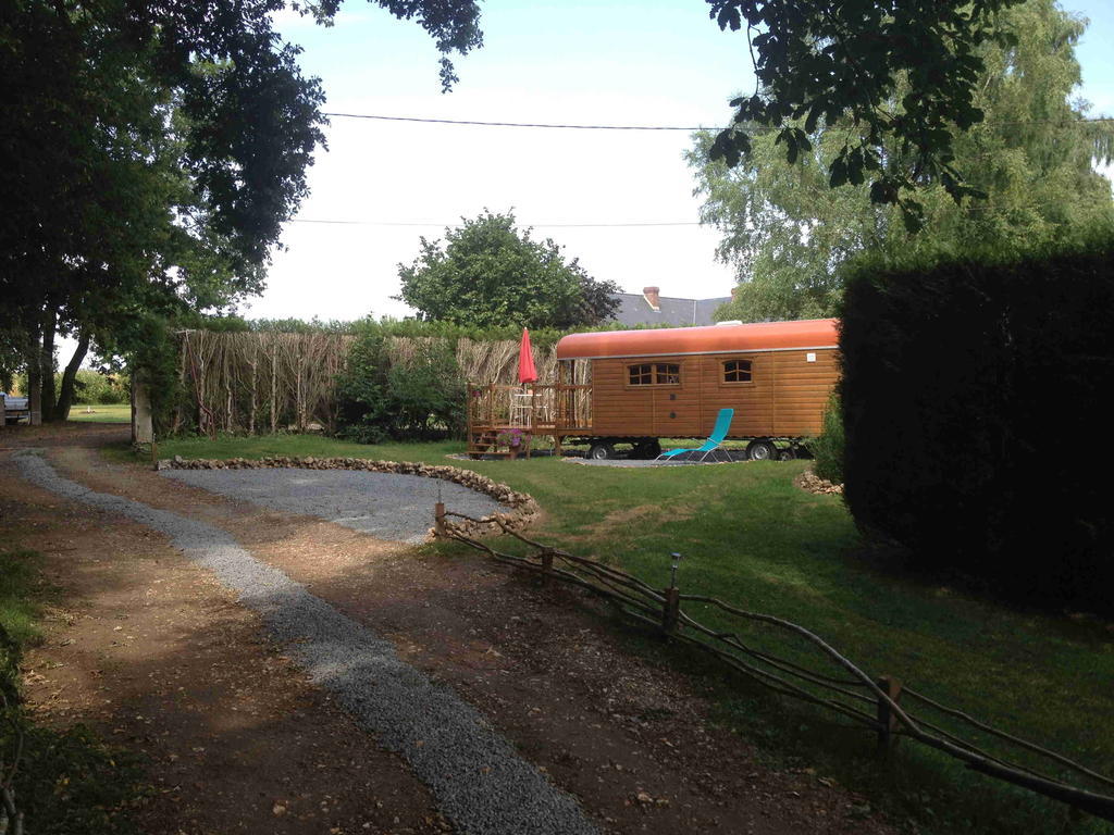 Roulotte Du Petit Bois Villa Theillement Luaran gambar